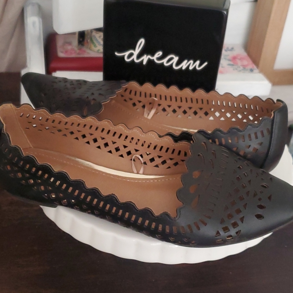 Black laser cut flats